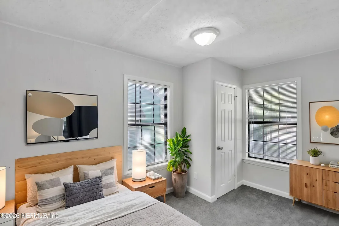 Photo of 3263 THOMAS Street