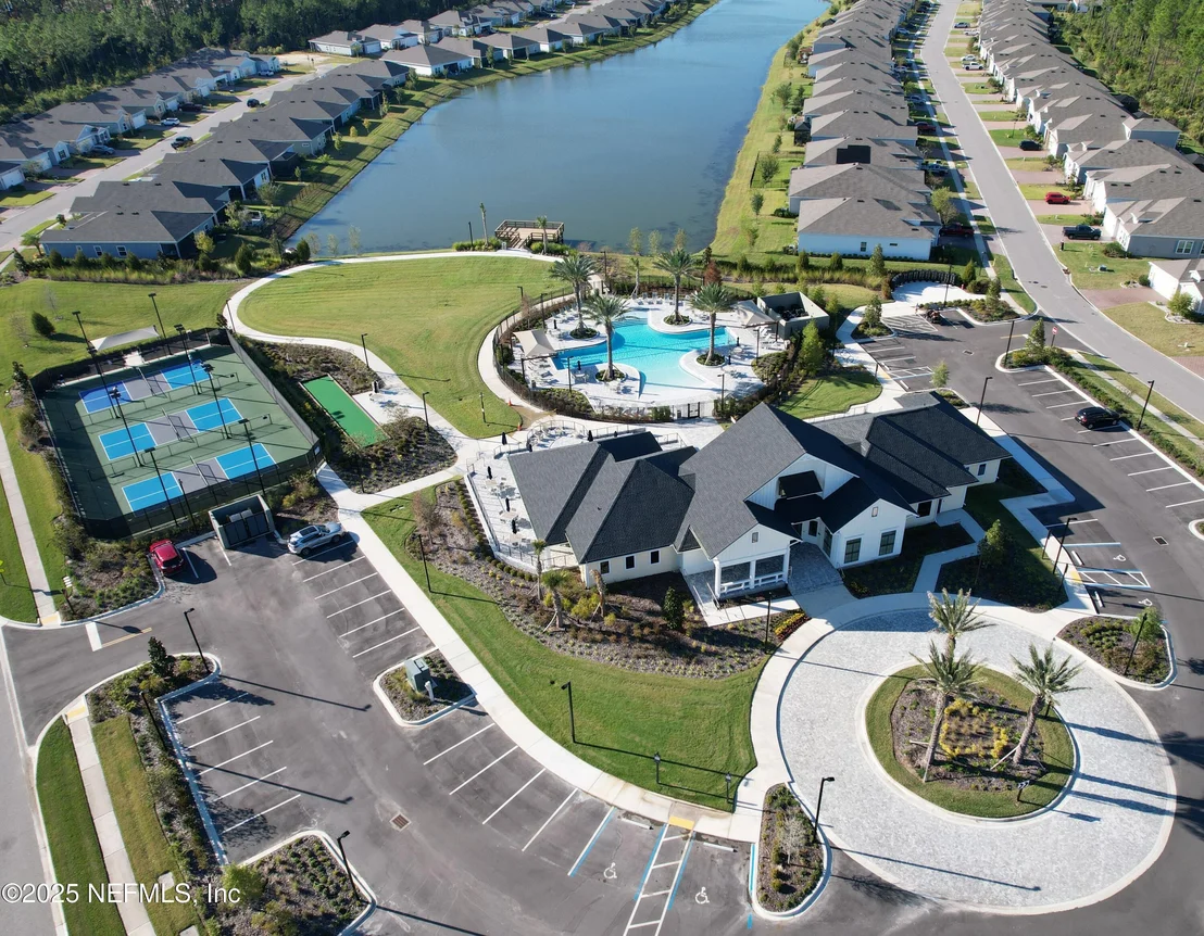 Photo of 75610 PONDSIDE Lane