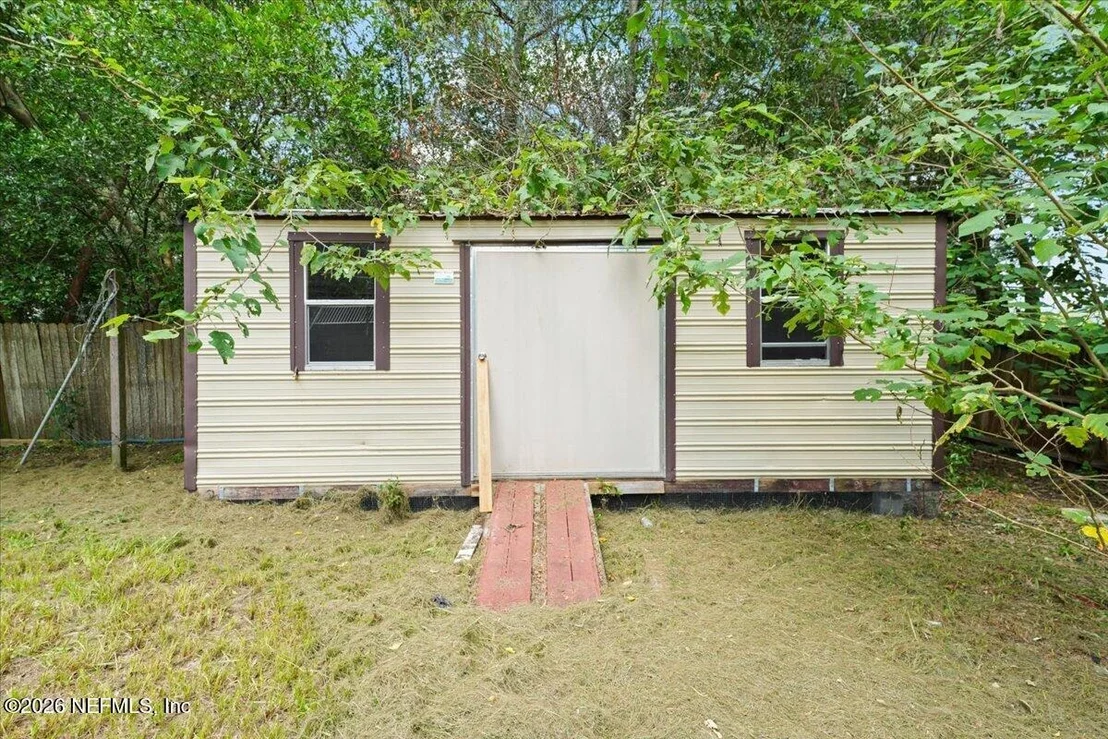 Photo of 201 CANIS Drive W