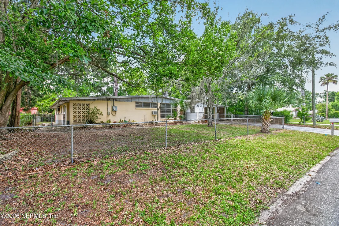 Photo of 1640 CHATEAU Drive