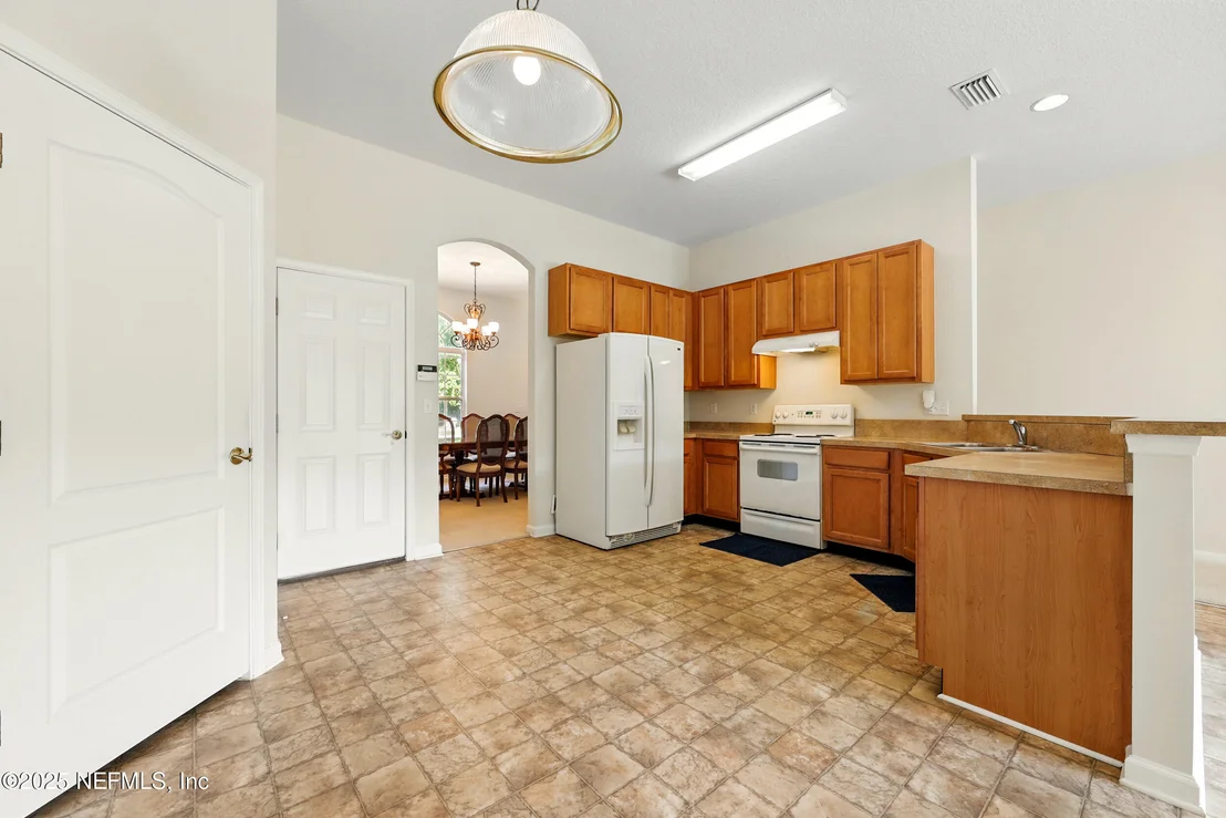 Photo of 372 JOHNS CREEK Parkway