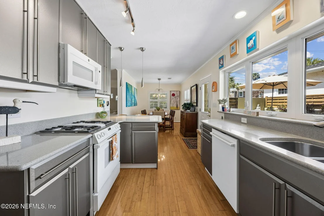 Photo of 1055 OCEAN Boulevard