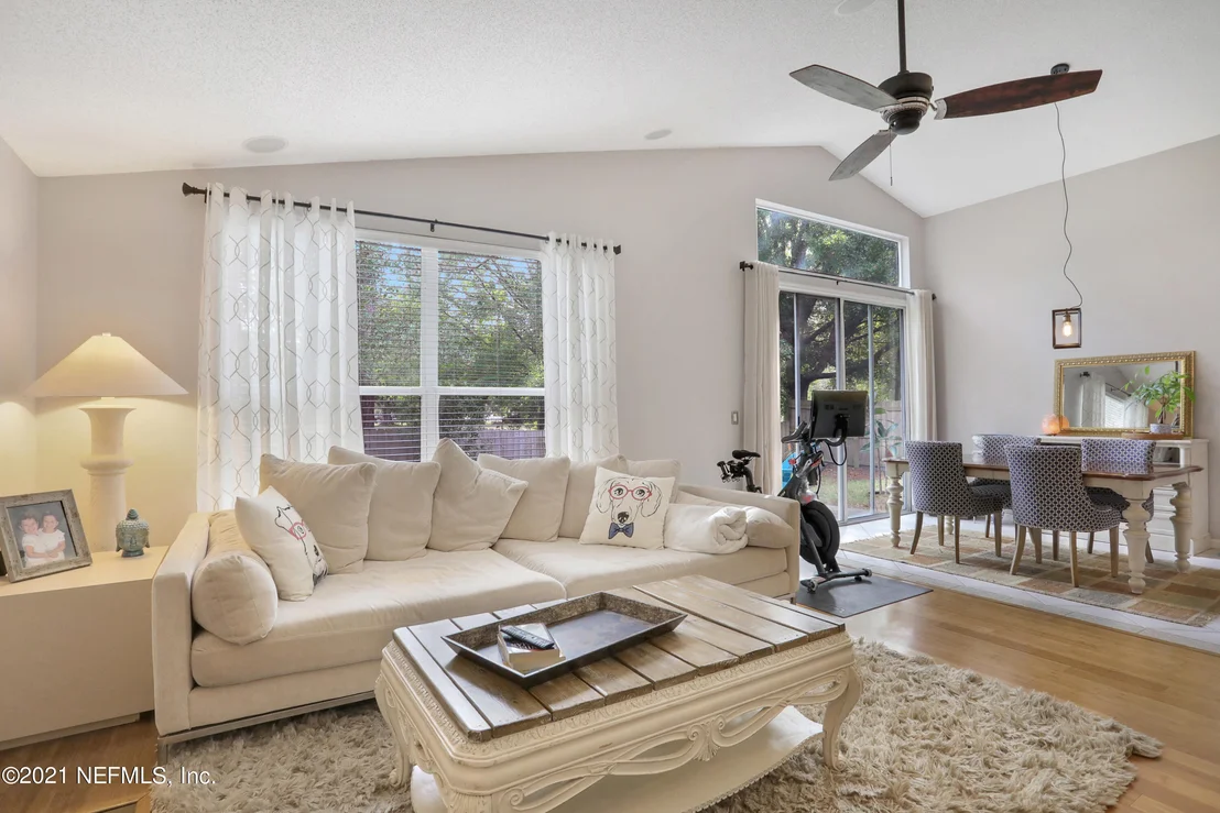 Photo of 321 JOHNS GLEN Drive