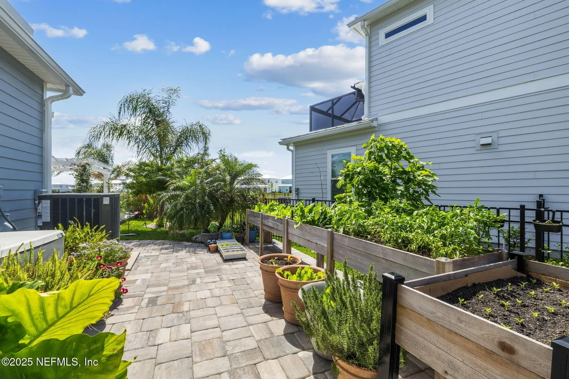 Photo of 560 RUM RUNNER Way