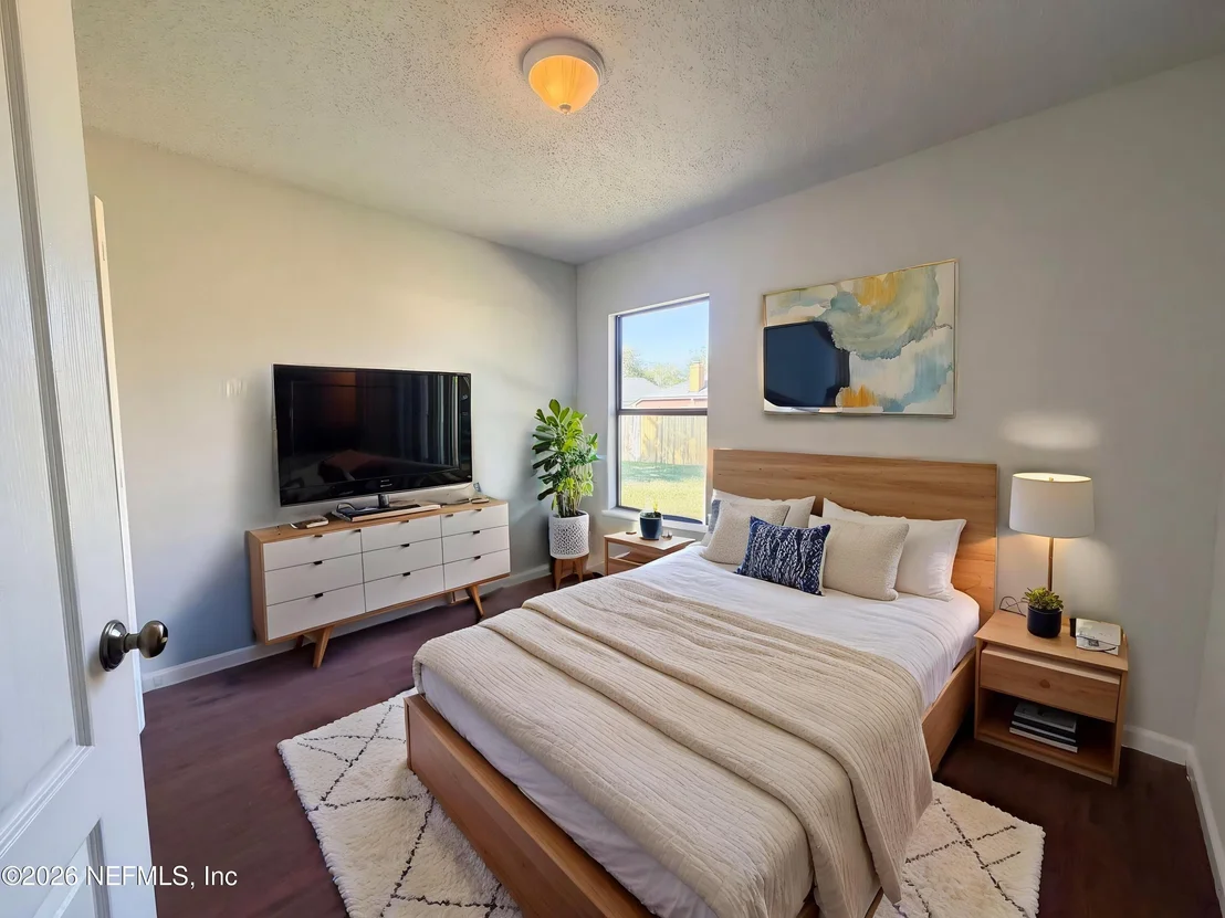 Photo of 585 THORNBERRY Road