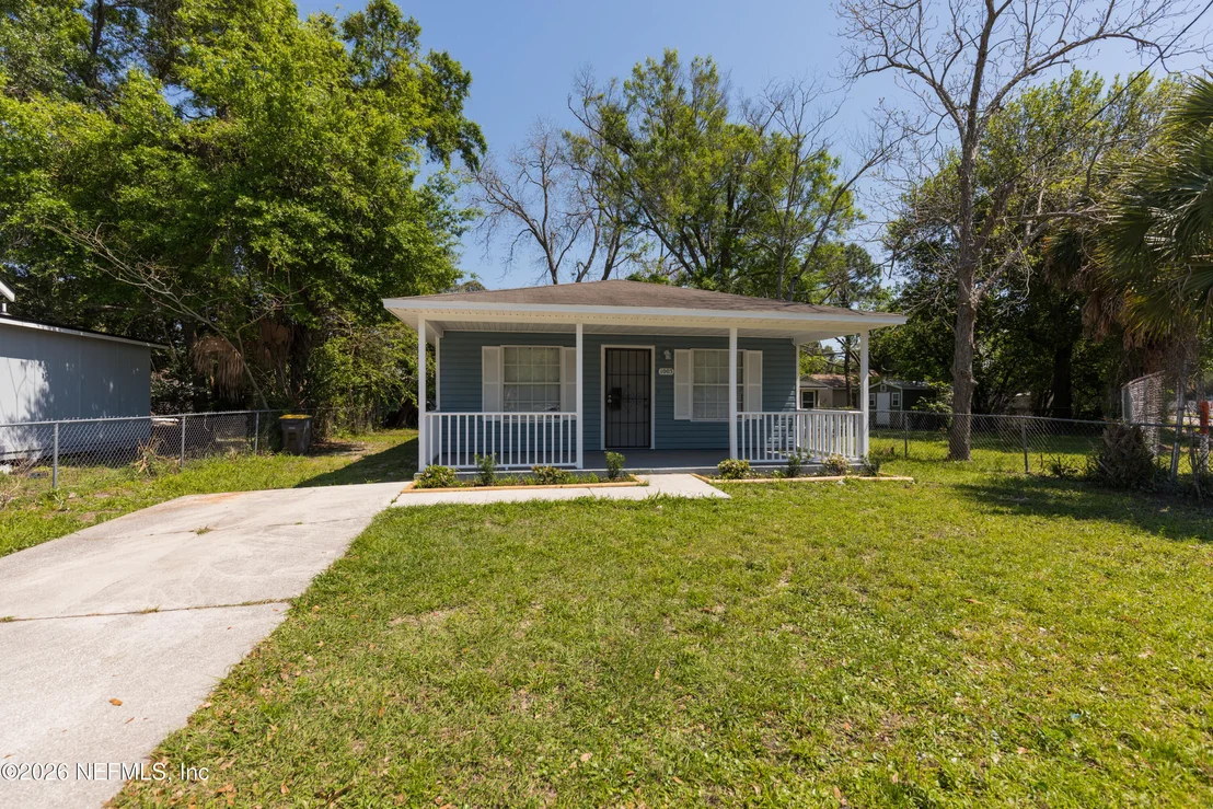 Photo of 1003 DANIEL Street