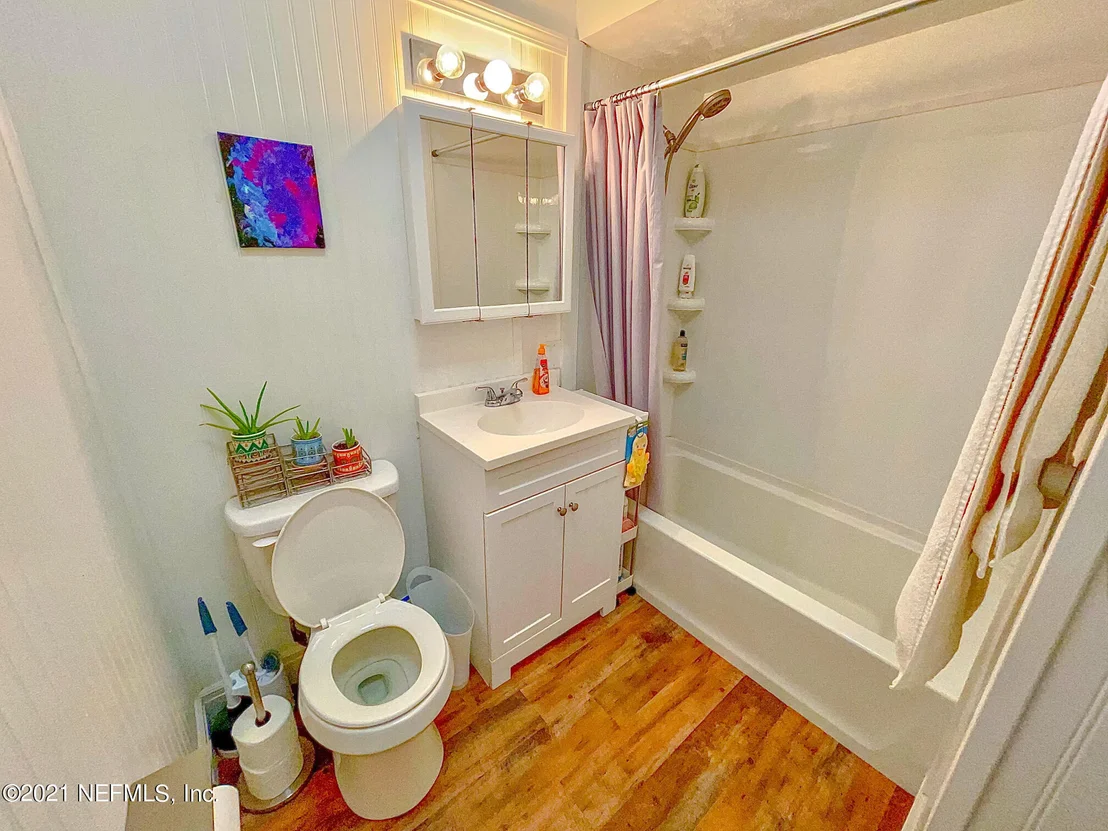 Photo of 303 RIO Road