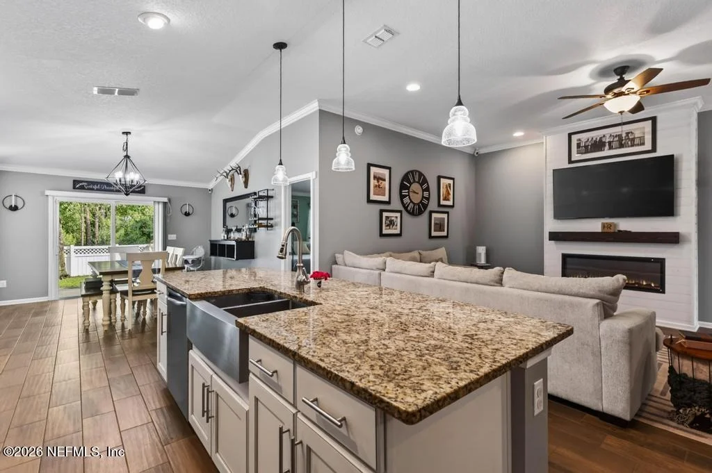 Photo of 717 SHETLAND Drive