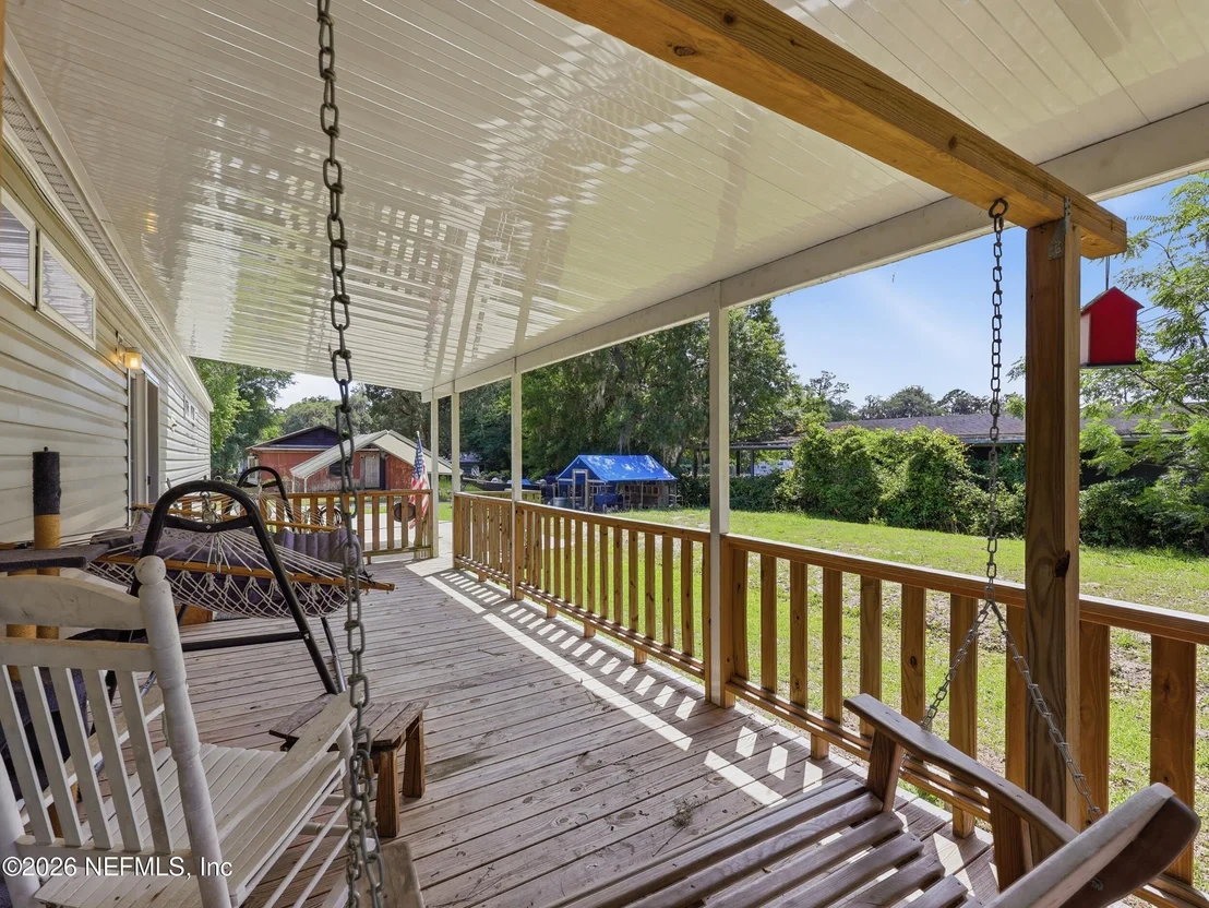 Photo of 100 BOSTWICK Lane