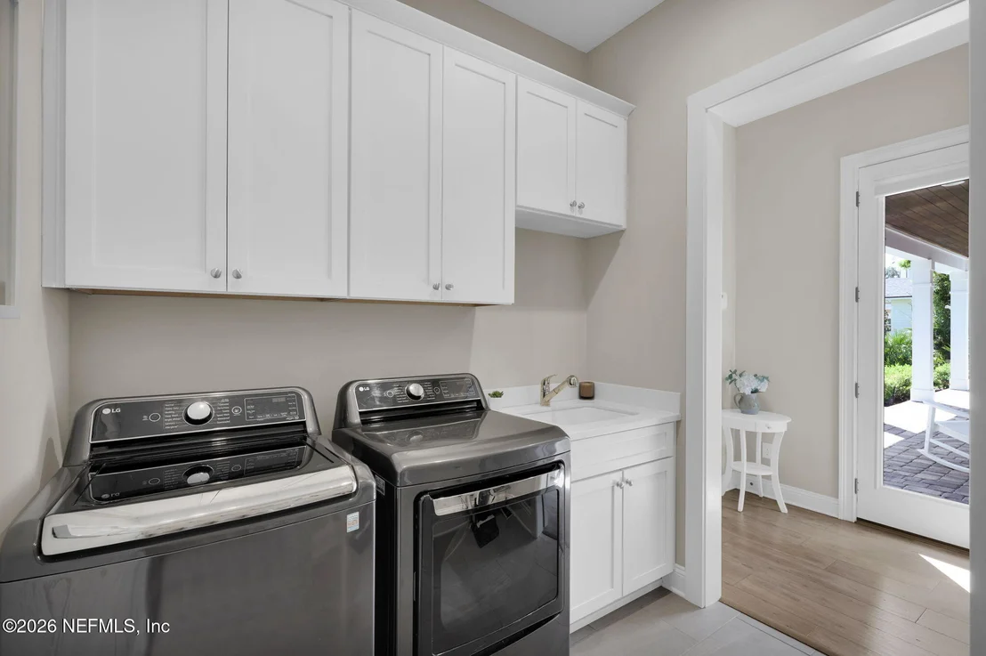 Photo of 122 SENORA Court