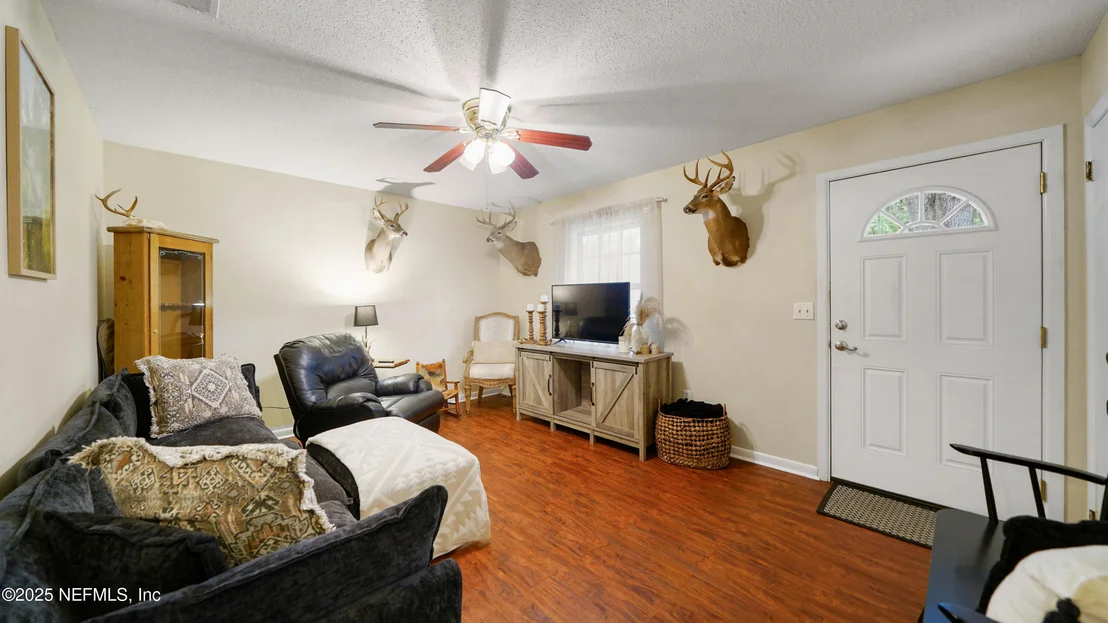 Photo of 112 RIVER RD Drive