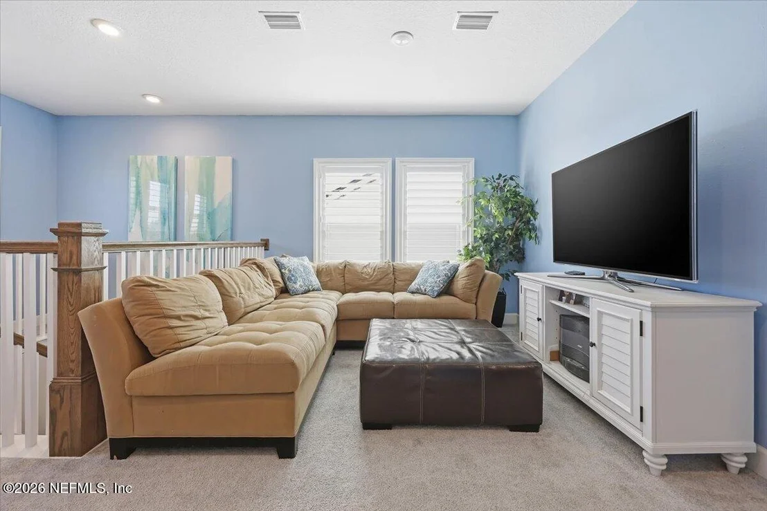 Photo of 146 BLUE HAMPTON Drive