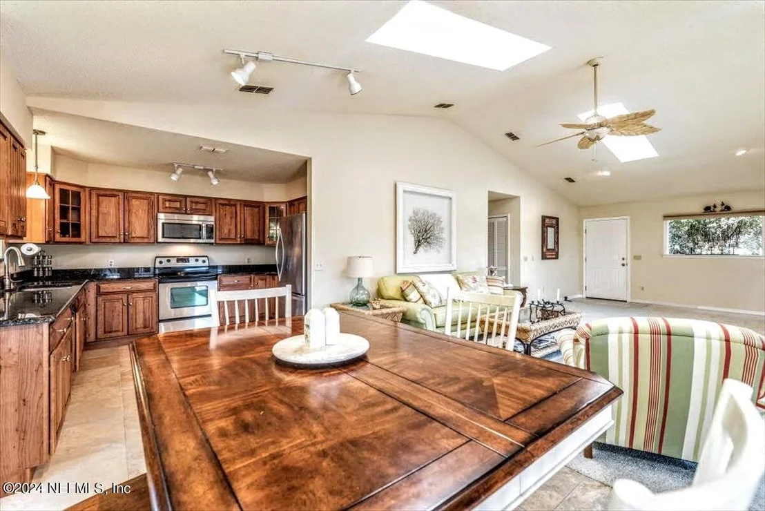 Photo of 3500 PUTNAM Road