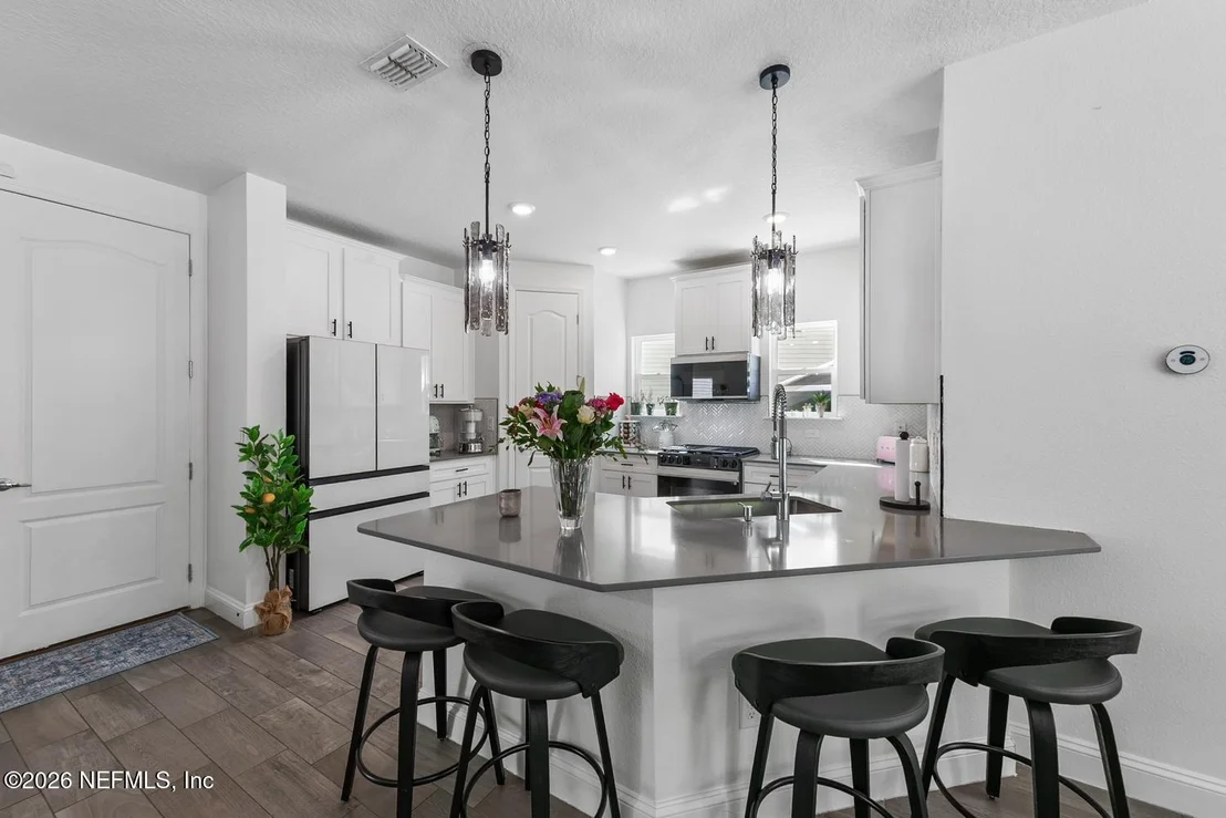 Photo of 204 SILVER CREEK Place