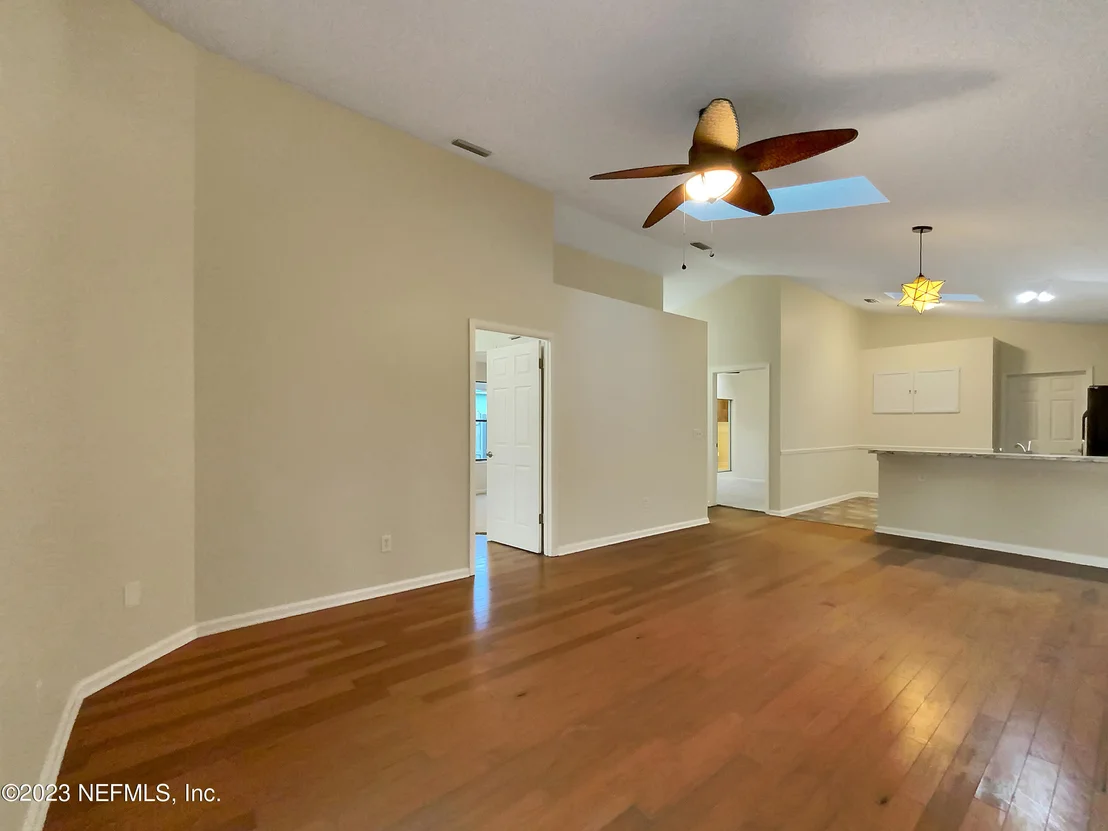 Photo of 85 NAUGATUCK Drive