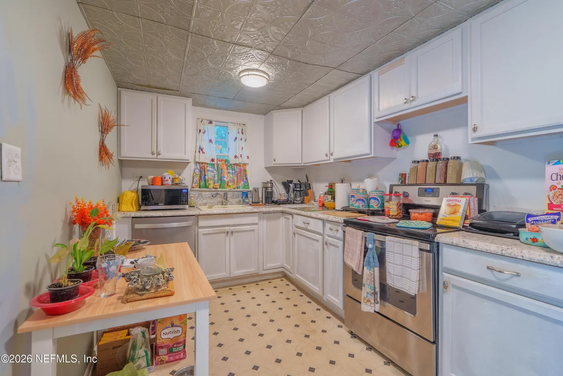 Photo of 210 PINE Avenue