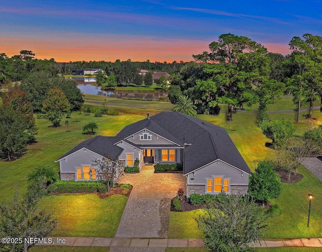 Photo of 2844 OAKGROVE Avenue