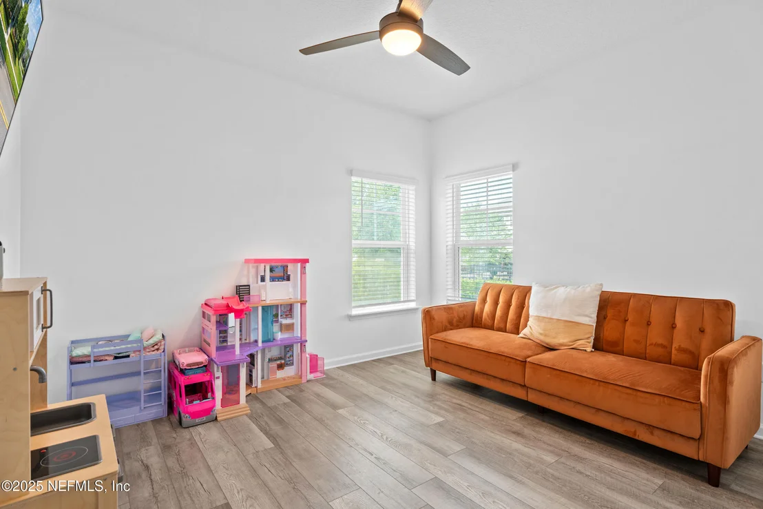Photo of 1127 TRAILMARK Drive