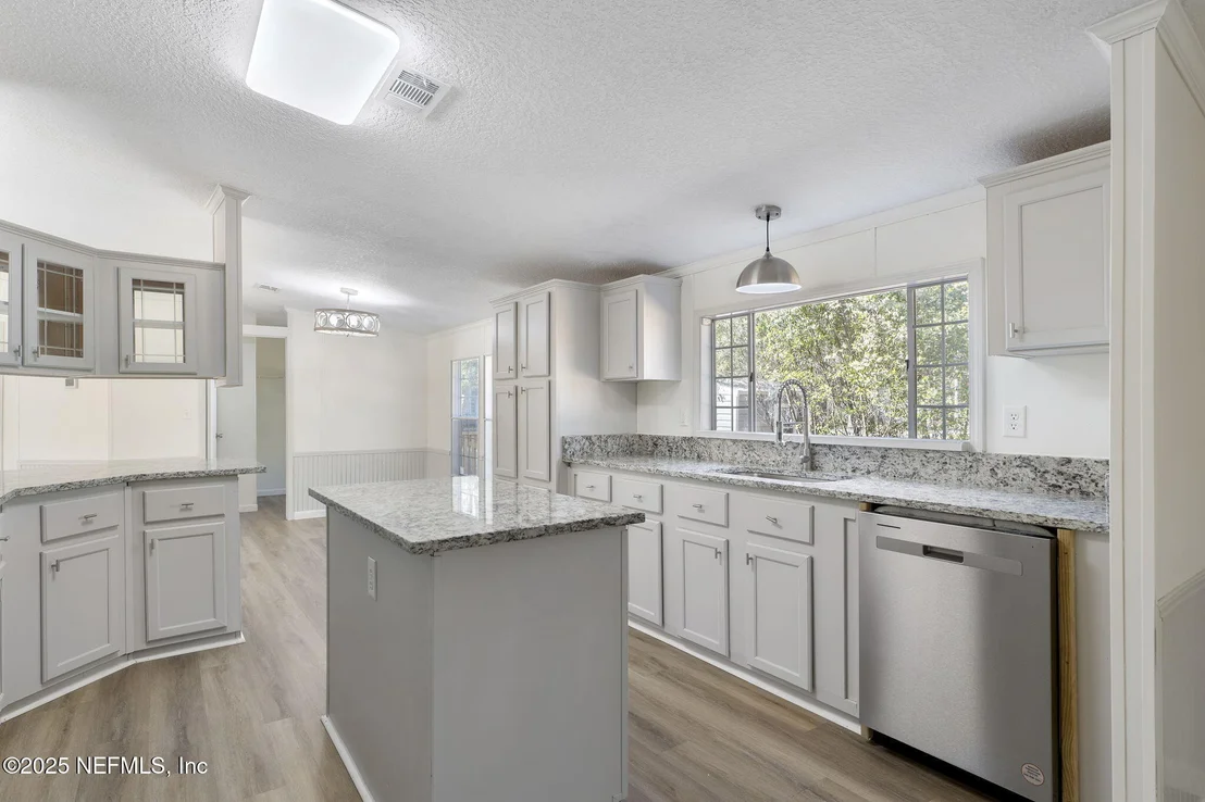 Photo of 606 JACKSON Road