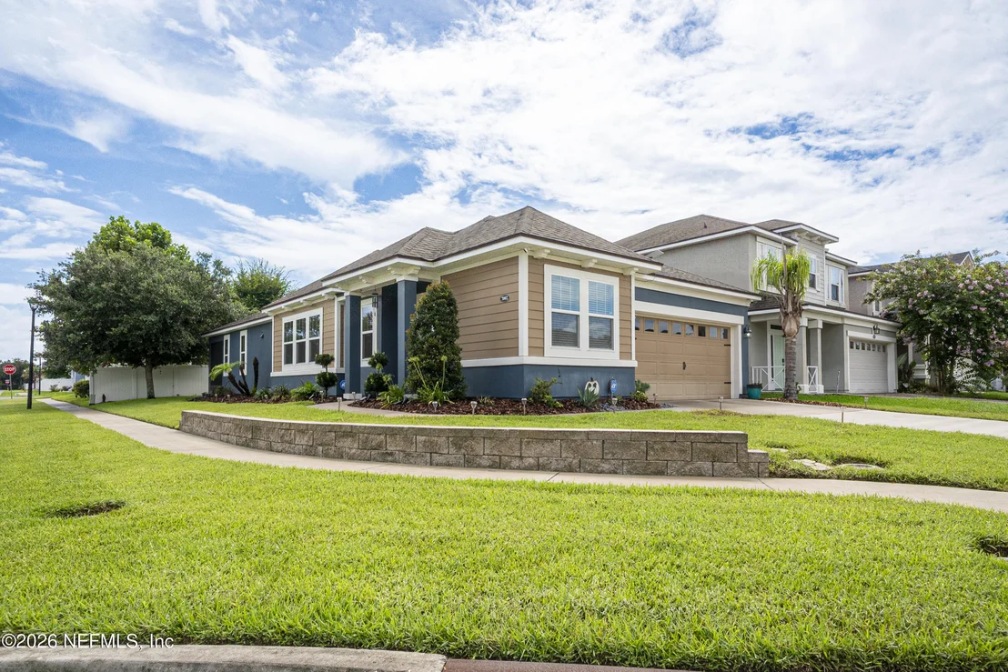 Photo of 7002 AZALEA GROVE Drive