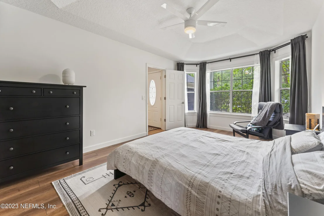 Photo of 1100 LINKSIDE Drive