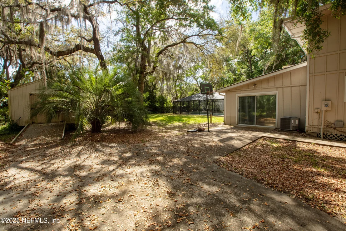 Photo of 303 SE 3RD Avenue