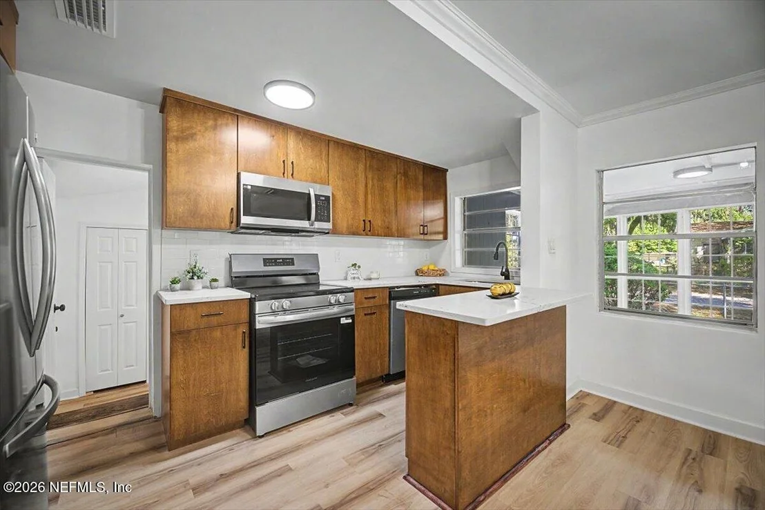 Photo of 2520 LARSEN Road