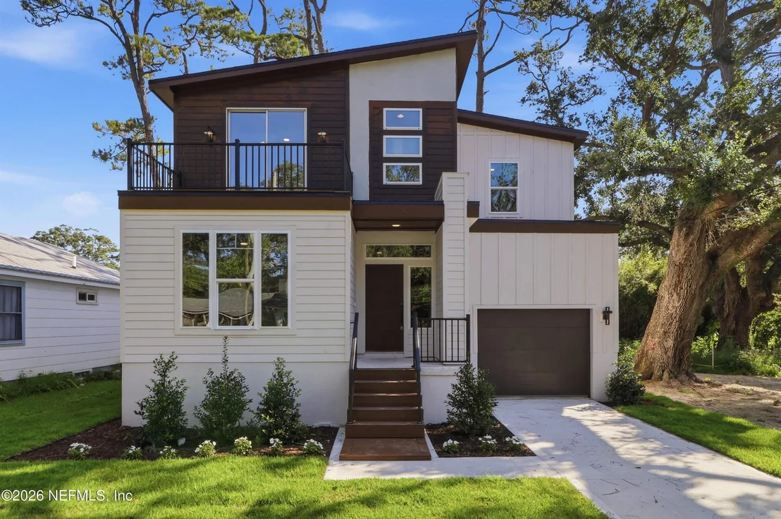 Photo of 18 E PARK Avenue