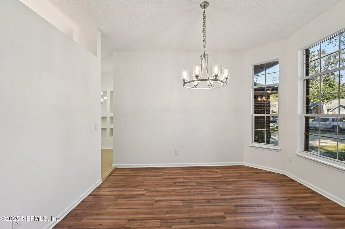 Photo of 208 HONEYSUCKLE Way