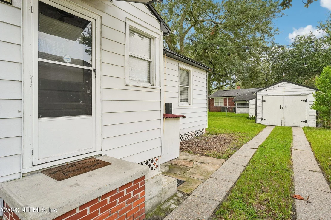 Photo of 1632 CHARON Road