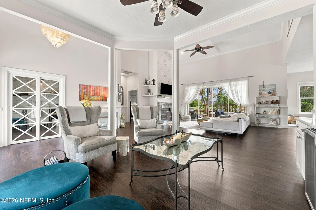 Photo of 500 TURNBERRY Lane