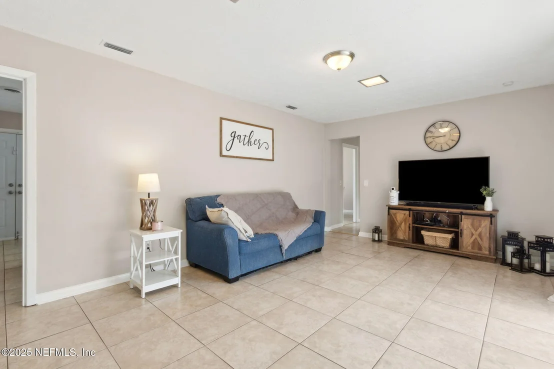 Photo of 2806 ANNETTE Circle