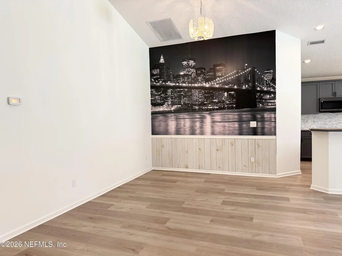 Photo of 200 NOTTINGHAM Drive W