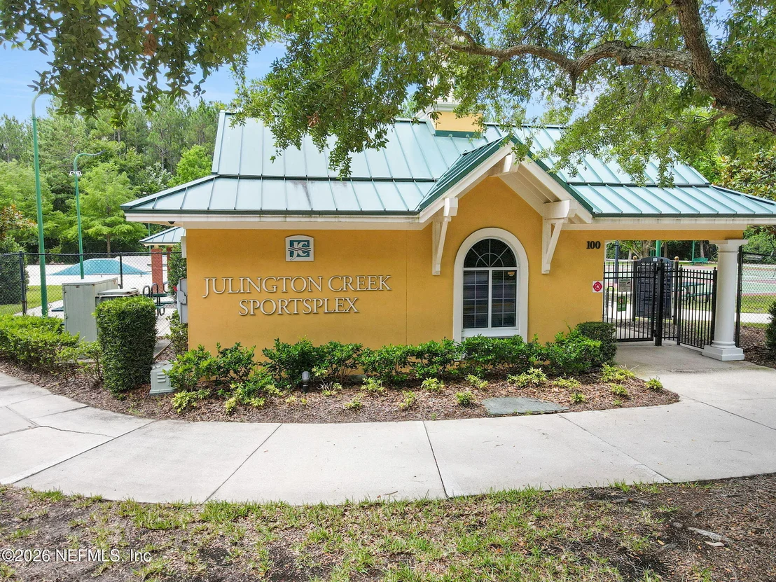 Photo of 1004 FLORA PARKE Drive