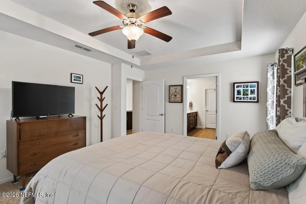 Photo of 558 PALACE Drive