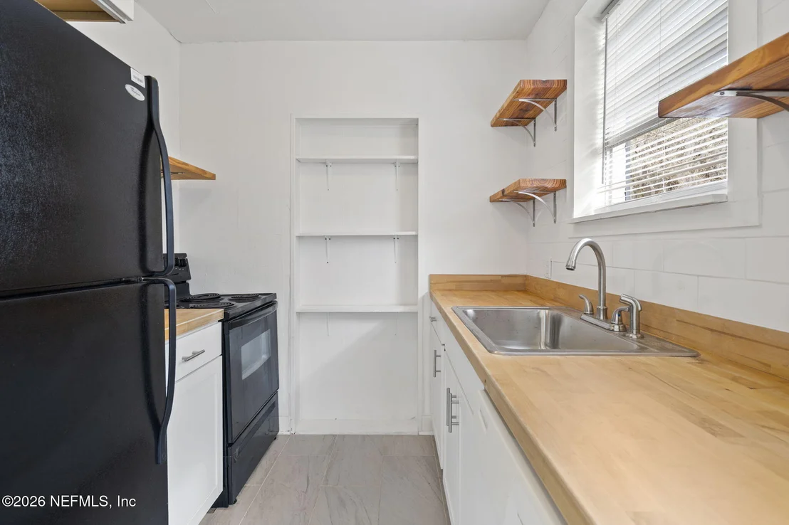 Photo of 517 CLINTON Drive