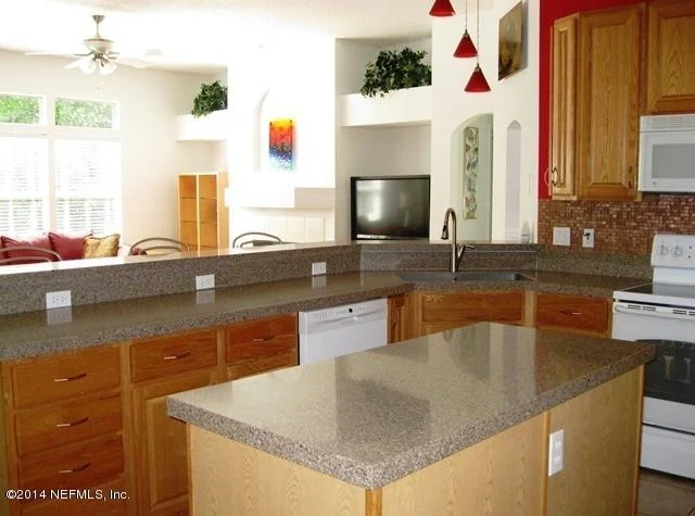 Photo of 212 Bobolink Place
