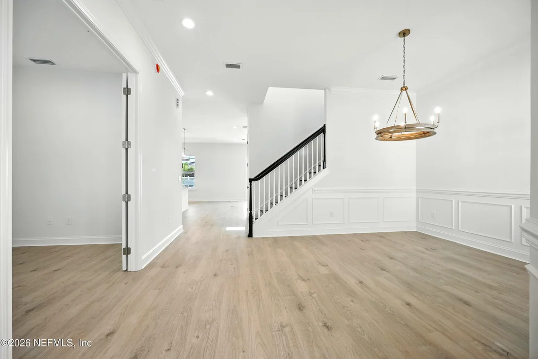 Photo of 820 OAKLAWN Court