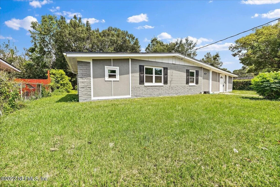 Photo of 5303 PENN Circle