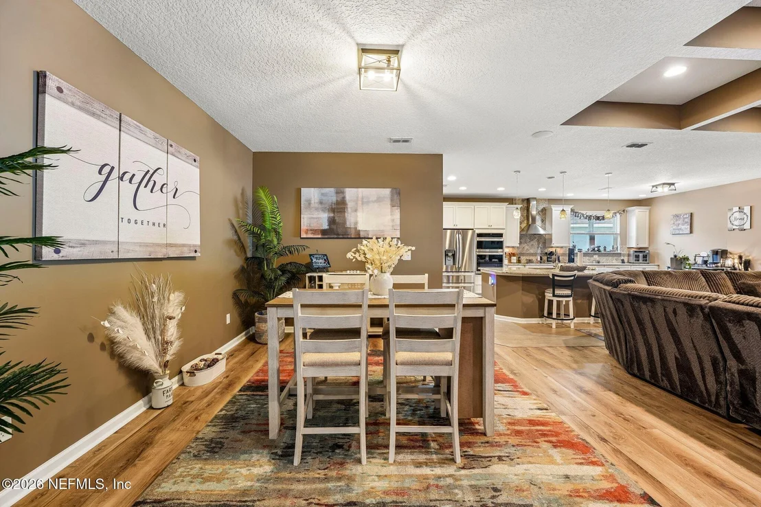 Photo of 96069 BREEZEWAY Court