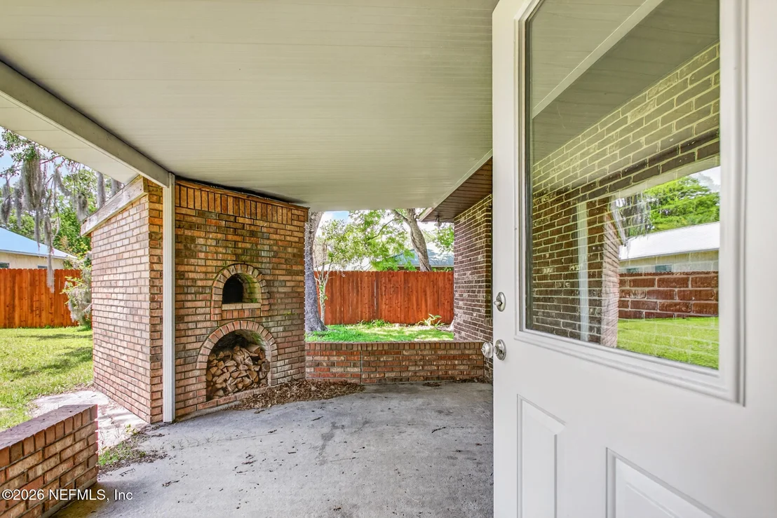 Photo of 407 POMONT Avenue