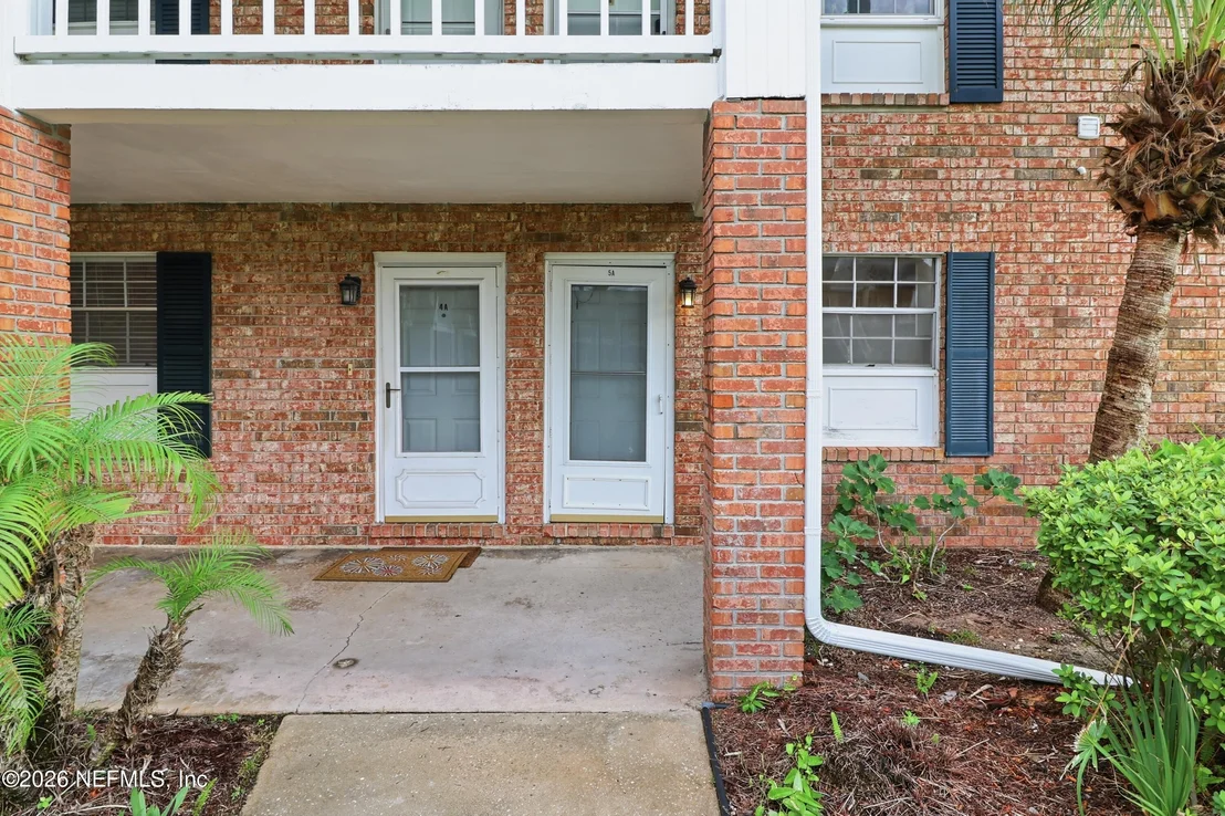 Photo of Unit 5A at 22 COMARES Avenue