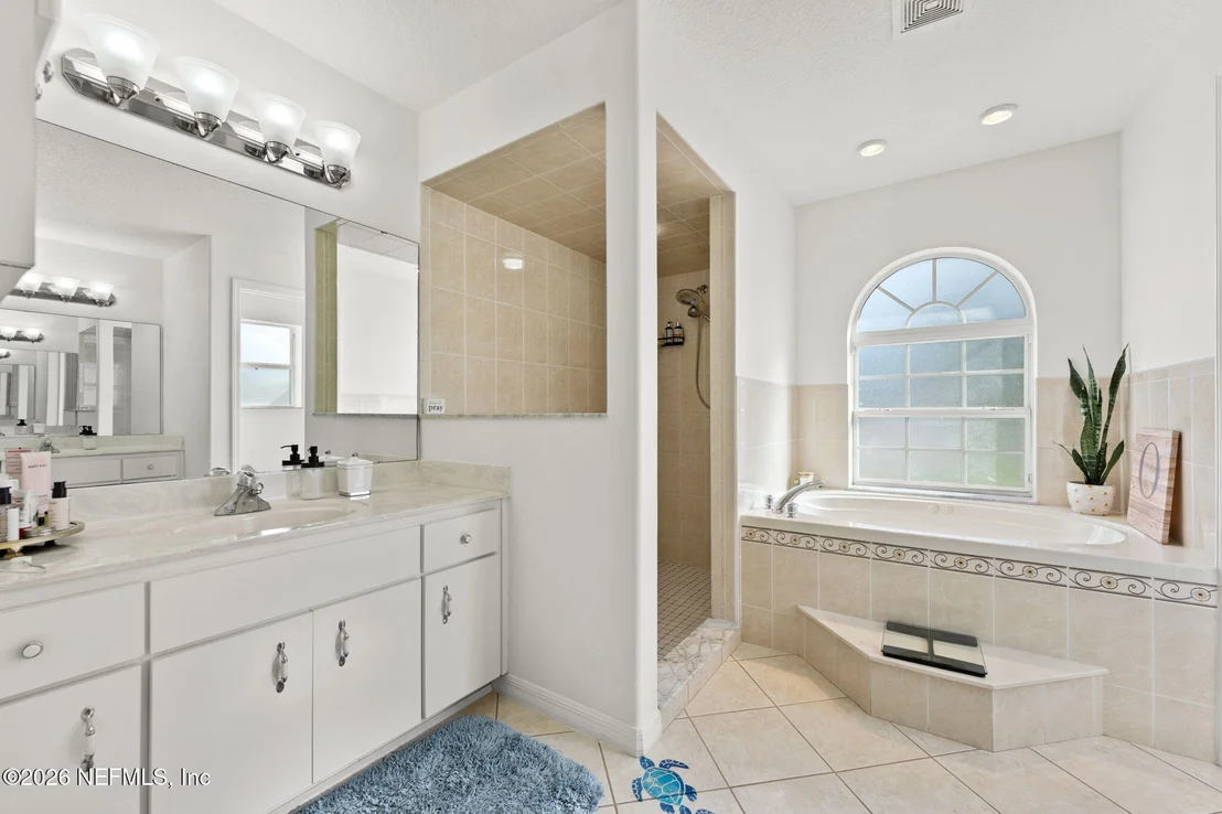 Photo of 8 FIELDSTONE Lane