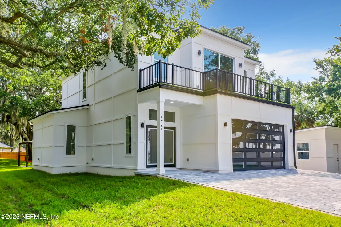 Photo of 5765 HECKSCHER Drive