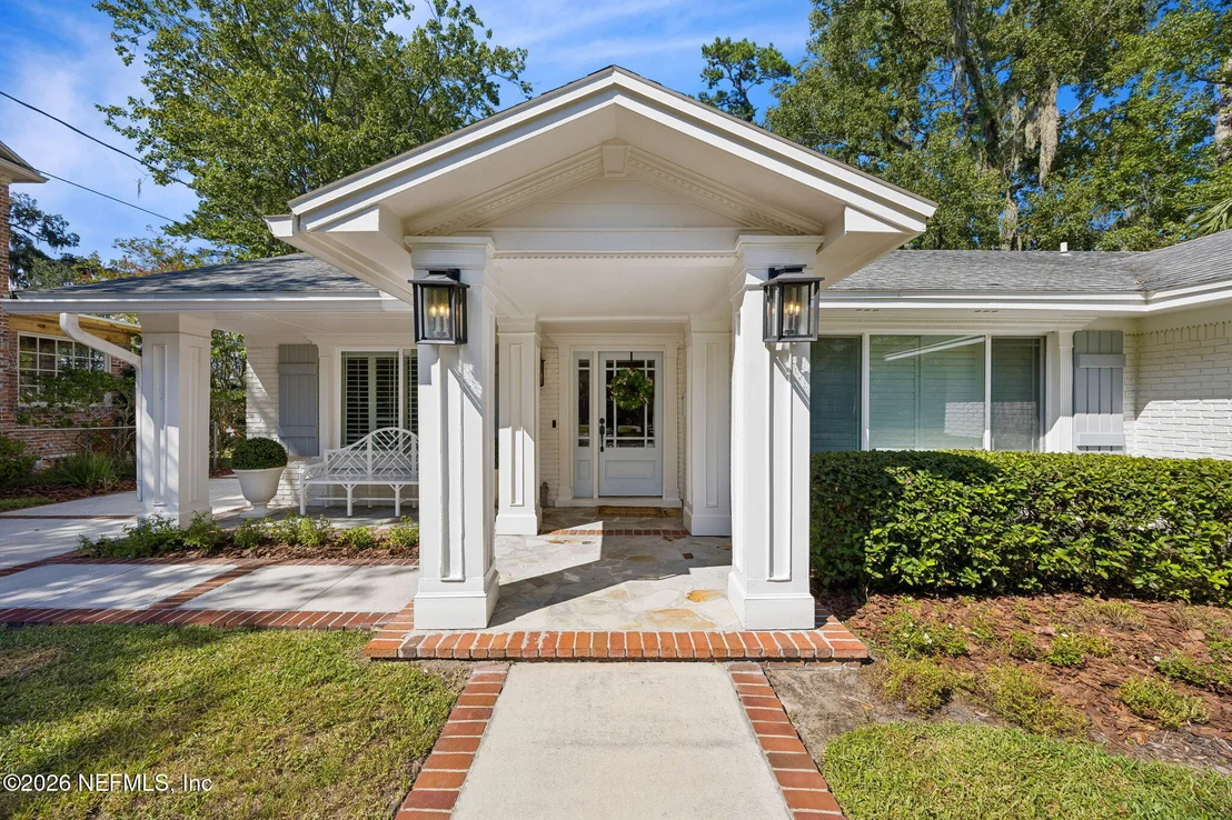 Photo of 1237 MAPLETON Road