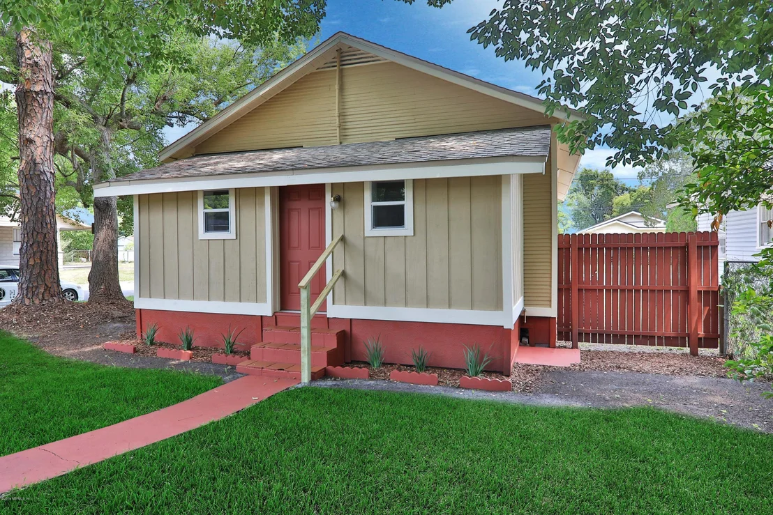 Photo of 3058 PHYLLIS Street