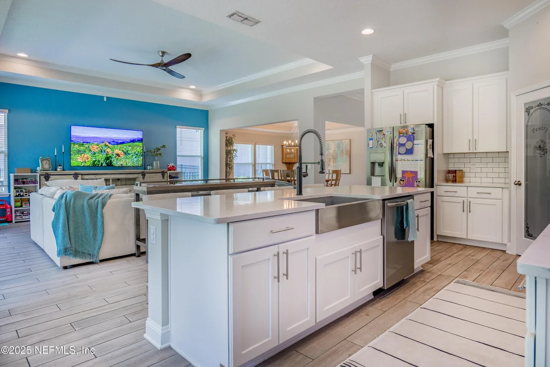 Photo of 310 CEDARSTONE Way