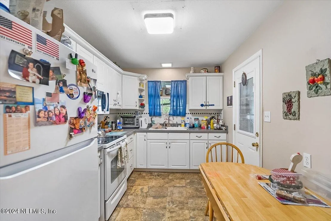 Photo of 3866 MAIN Street