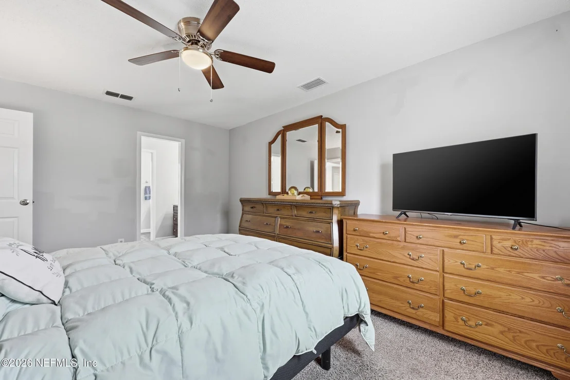Photo of 2550 OAKVIEW Drive
