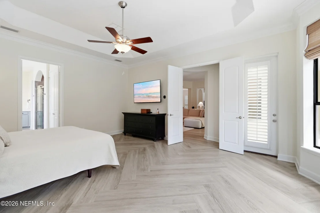 Photo of 804 STELLING Court
